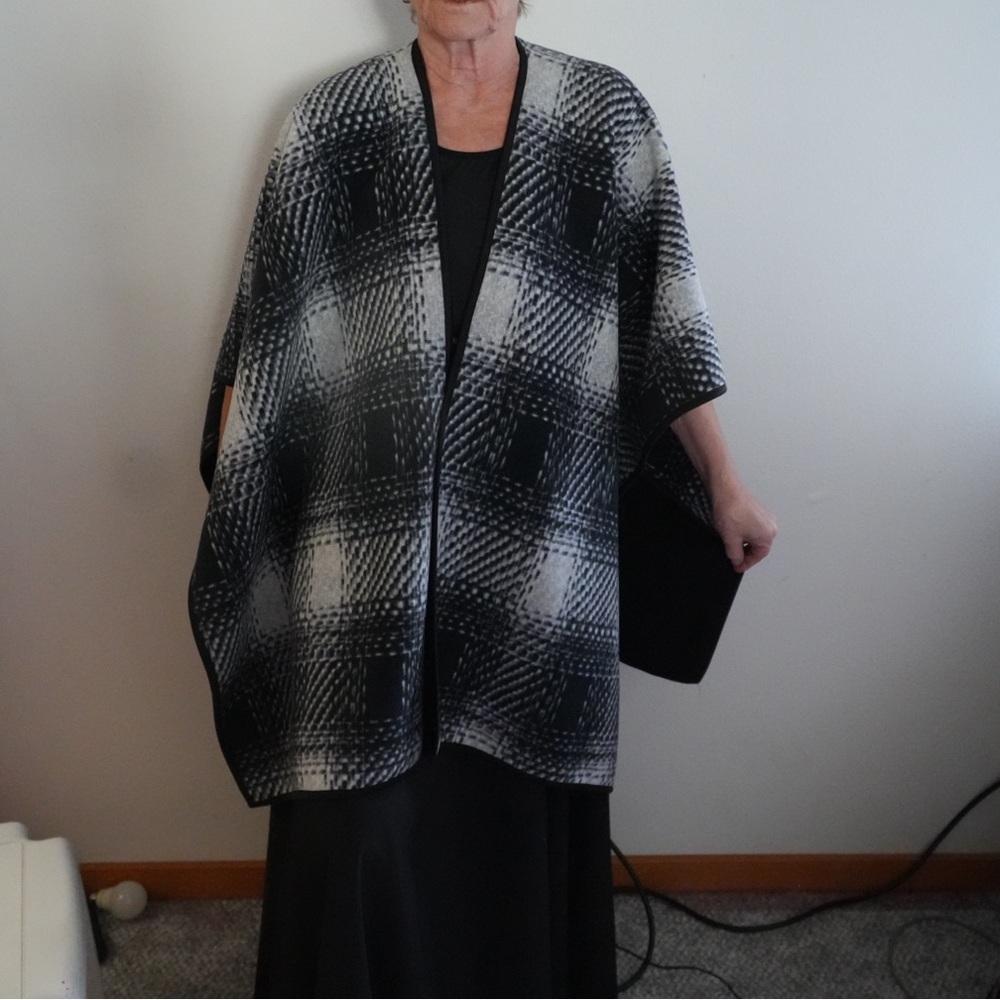 Elegant Black and Gray Plaid Poncho